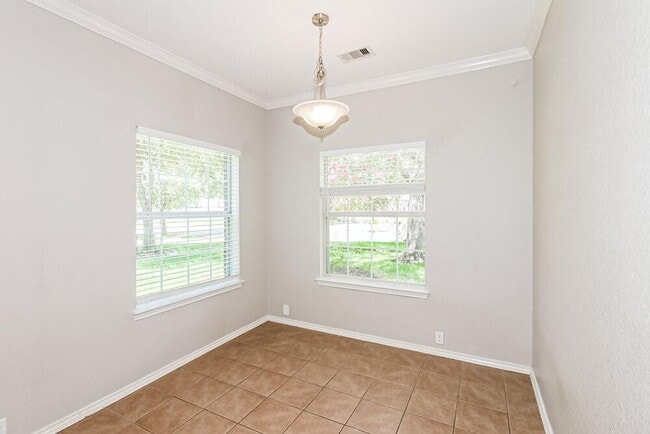 Building Photo - 903 Butterfly Ln