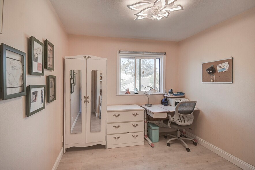 Building Photo - 11 Seamist Ct