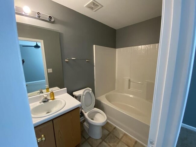 Building Photo - 3828 Satinleaf Dr