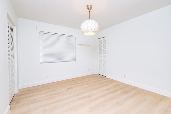 Building Photo - 380 NW 67th St