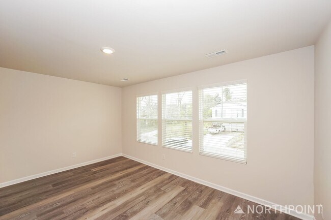 Building Photo - 3-Bedroom, 3.5 Bath Townhome for Rent in Mooresville, NC | Attached Garage & Modern Kitchen