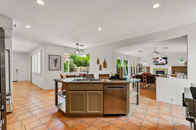 Building Photo - 78900 Rio Seco