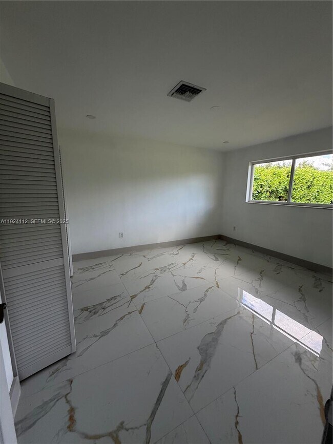 Building Photo - 25800 SW 214th Ave