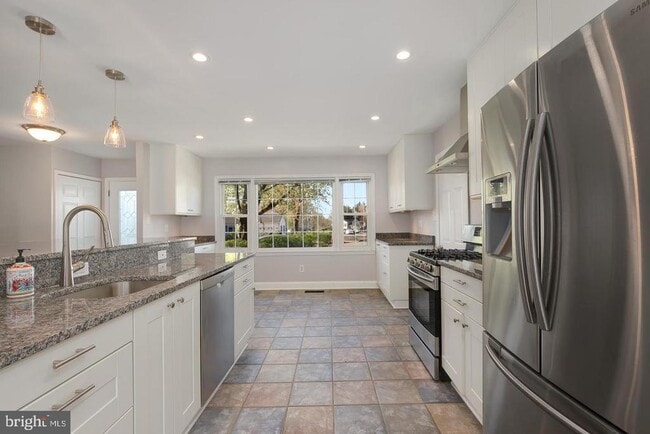 Building Photo - 9530 Ashbourn Dr