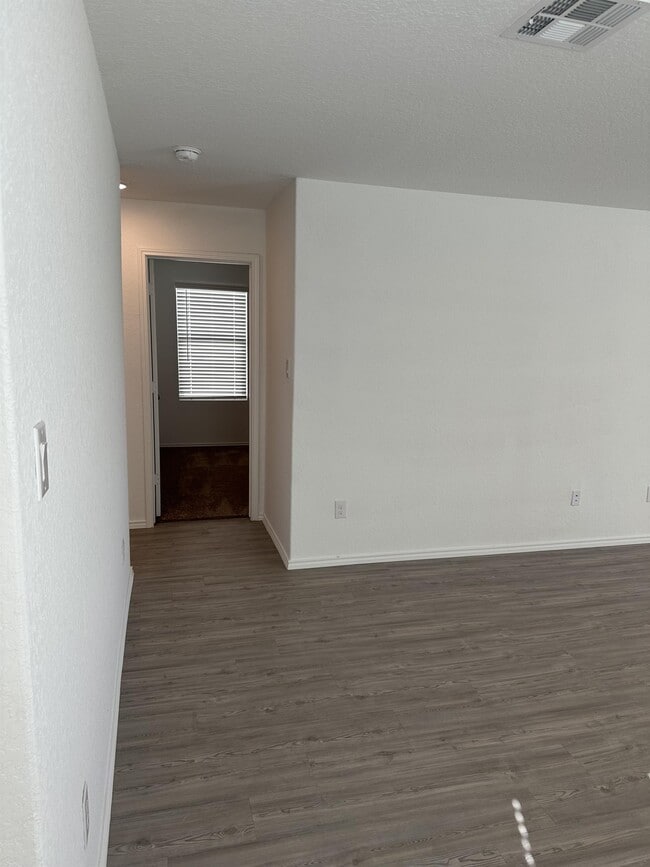 Building Photo - 2422 Broken Arrow