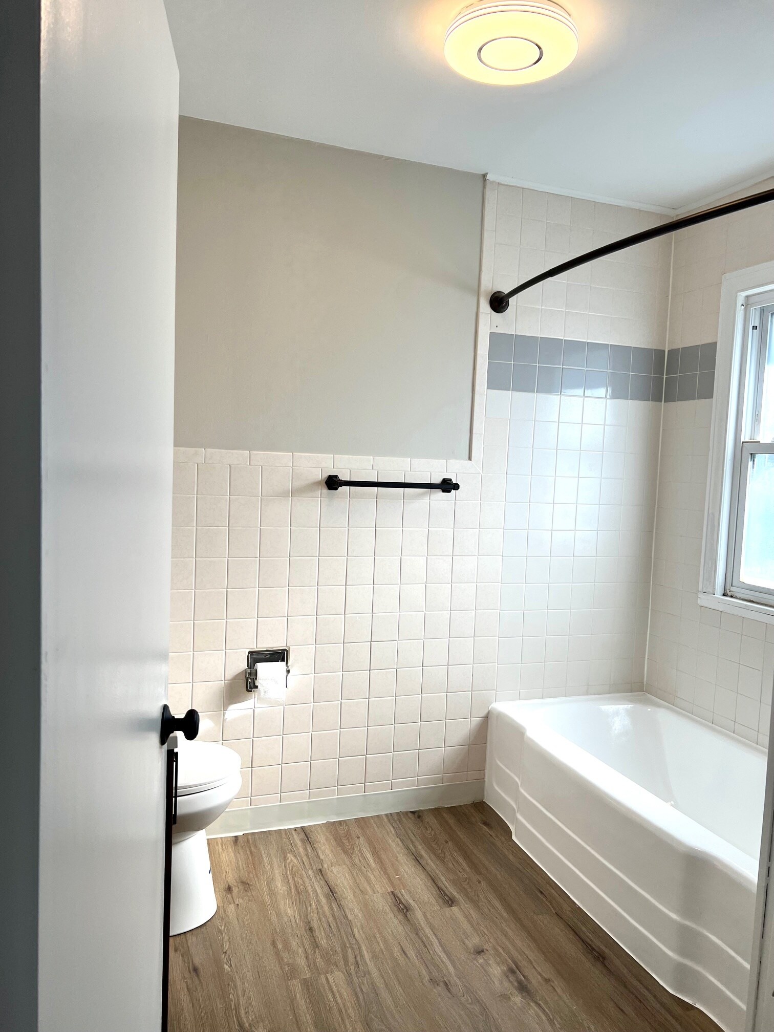 Main Bathroom - 620 N State St