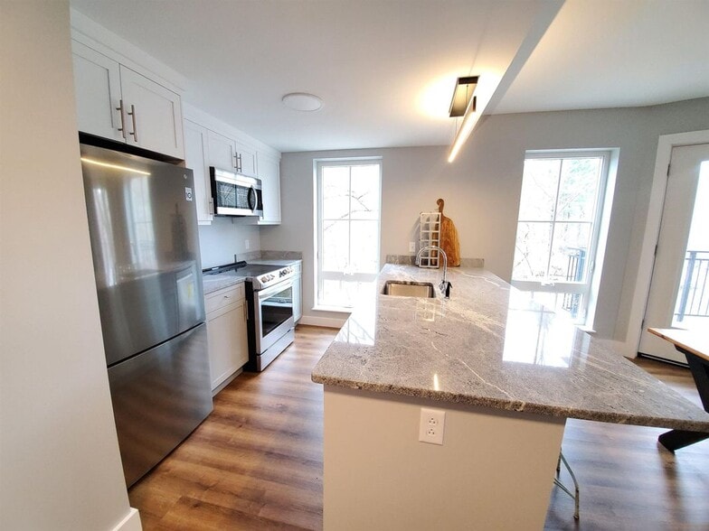 Building Photo - 195 Mechanic, 107