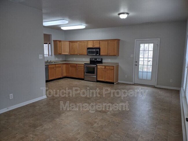 Building Photo - 2026 Durand Rd