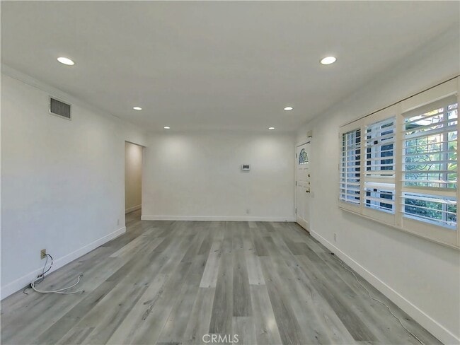 Building Photo - 7049 Semrad Rd
