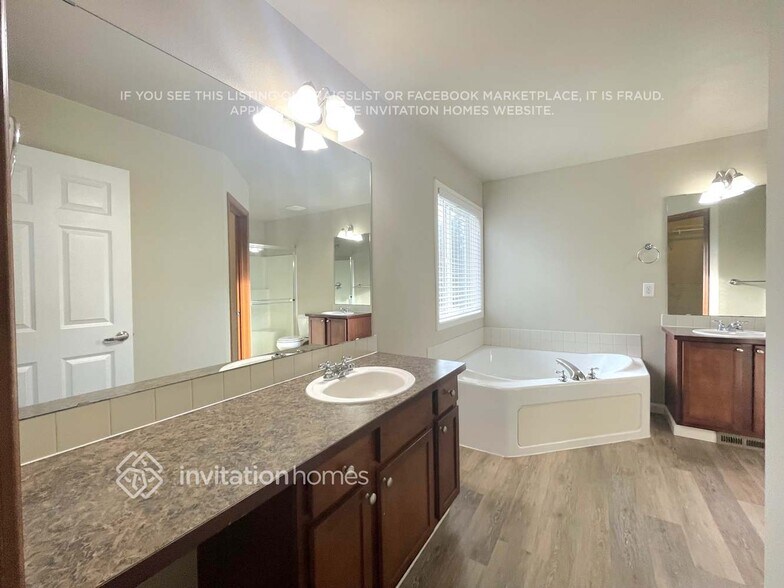 Building Photo - 15404 87th Ave E