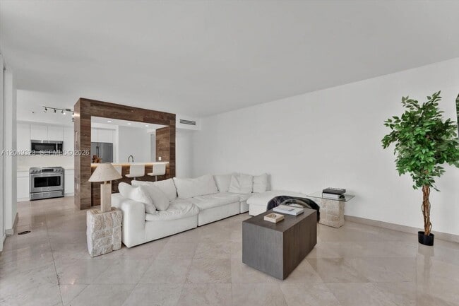 Building Photo - 4201 Collins Ave