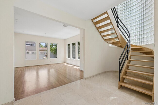 Building Photo - 67 Parkway Dr