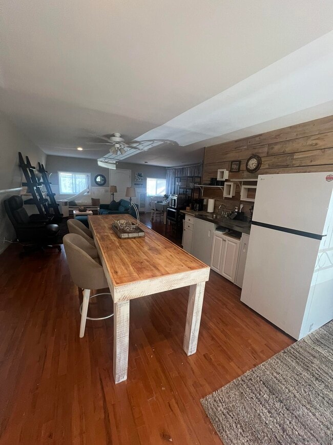 Building Photo - 920 Chapin Dr