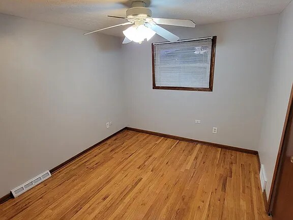 Building Photo - 6587 Beverly Dr