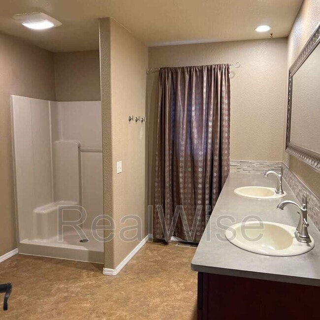 Building Photo - 2235 NW 15th St