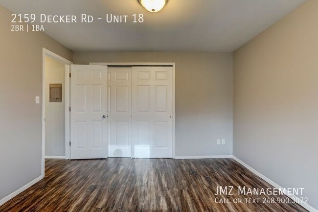 Building Photo - Beautifully Updated Apartment In Walled Lake!