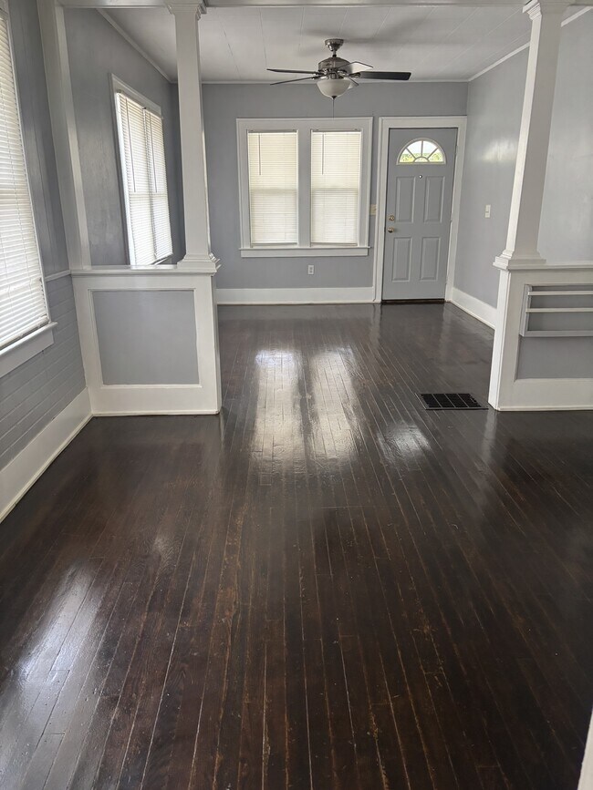 Building Photo - 146 Exchange St SE