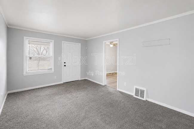 Building Photo - 6301 Lodewyck St