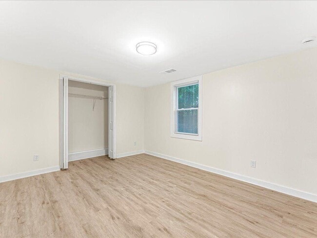 Building Photo - 5794 Pinecrest Rd SW