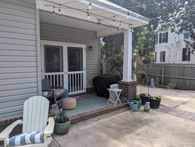 Building Photo - 1531 N 12th Ave