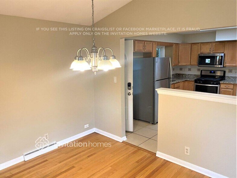 Building Photo - 3643 Greenwood St