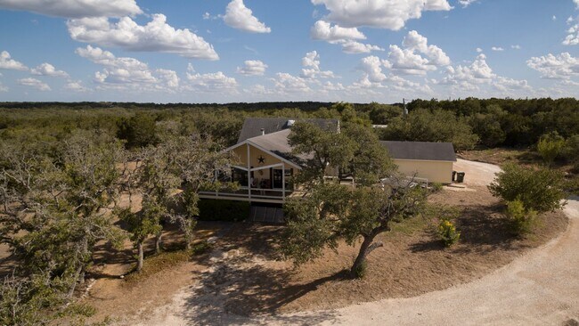 Building Photo - Extravagant 5 Star Vacation Home - Your Private Retreat in Hill Country, Wimberley Texas