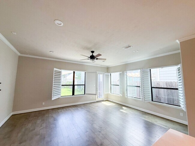 Building Photo - Come view this home located in the heart o...