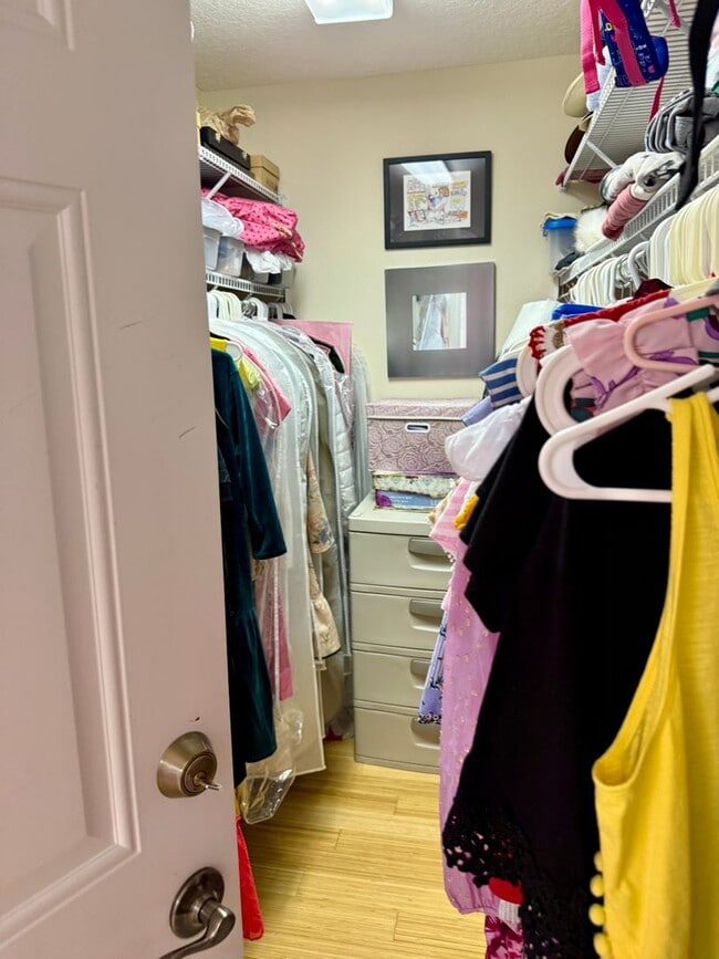 Building Photo - Carillon townhome in Gated Community