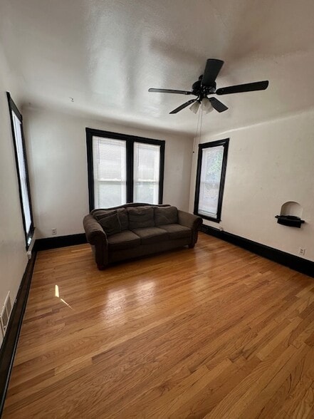 Building Photo - 215 Woodward St. #4