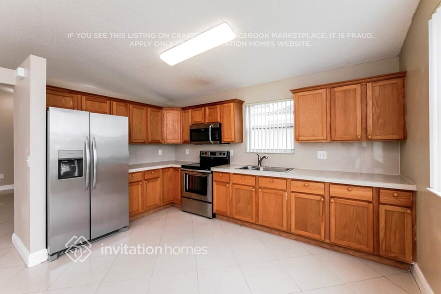 Building Photo - 1544 NW 158th Ave