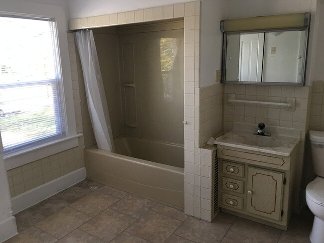 Building Photo - 1511 Ripley St