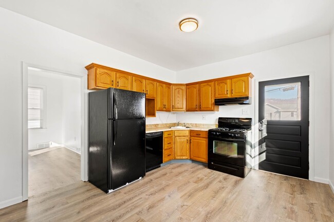 Building Photo - Recently Renovated Home in Coraopolis
