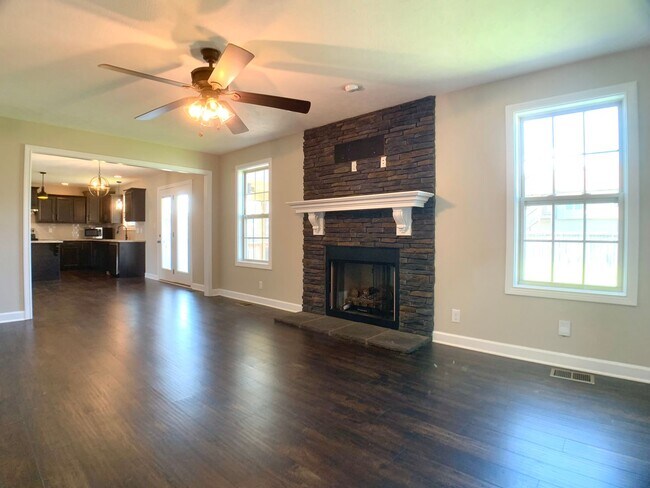Building Photo - 1734 Ellie Piper Cir