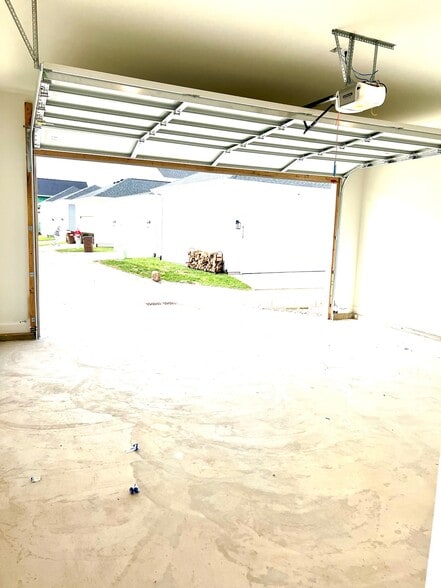 Building Photo - 12085 River Beauty Loop