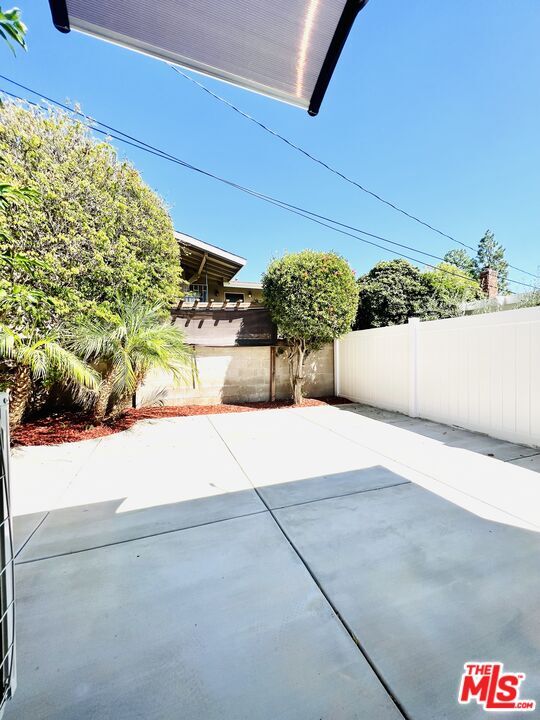 Building Photo - 285 W Montecito Ave