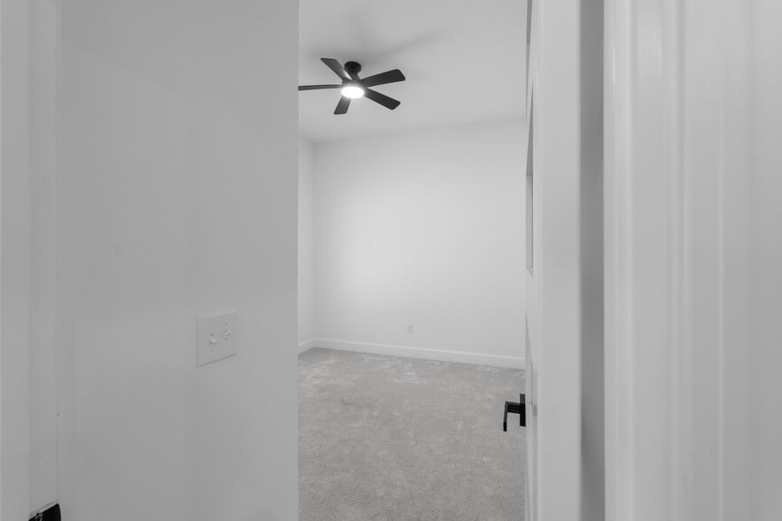 Building Photo - 101 Howell Dr SW