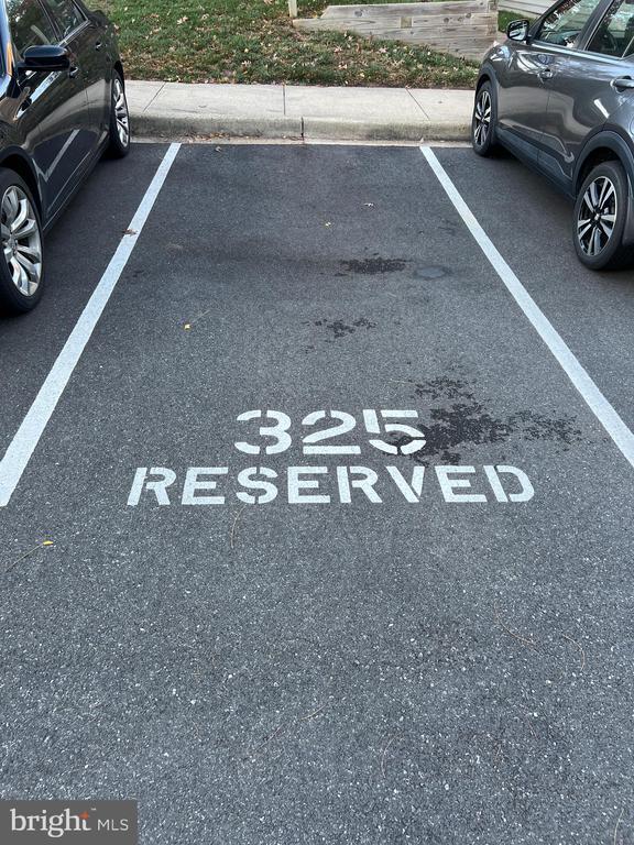 Building Photo - 10825 Amherst Ave