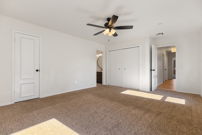 Building Photo - 11416 Leaning Elm Rd