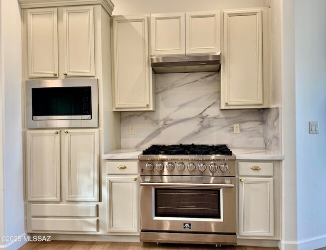 Building Photo - 5926 N Campo Abierto