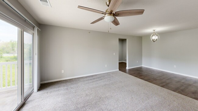 The-Creek-Living-Room.jpg - ZBrookside Park