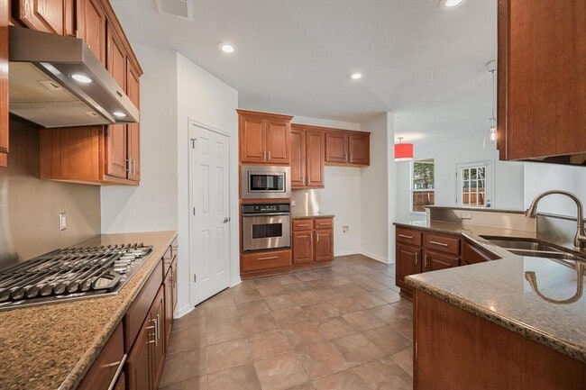 Building Photo - 9316 Bavaria Ln