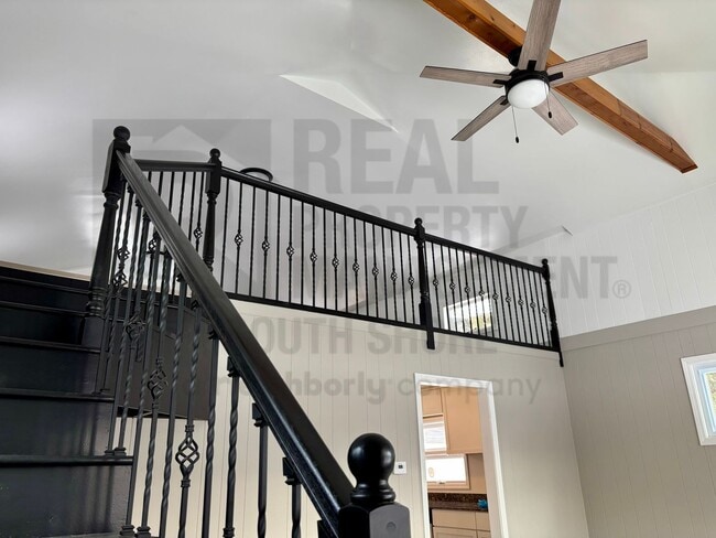 Building Photo - Remodeled 2bed/1bath: Where Charm Meets Chic