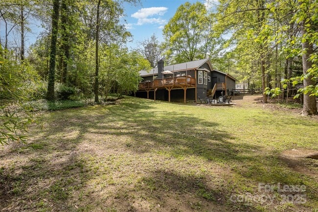 Building Photo - 6618 Lakeside Dr