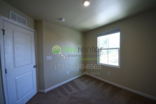 Building Photo - 49 Manilla Cir