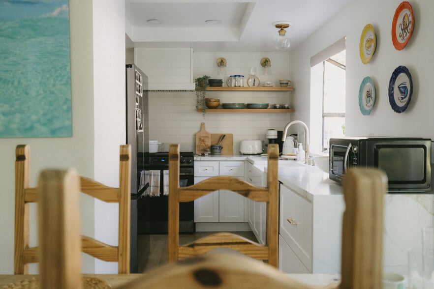 Building Photo - 5716 Skyview Way