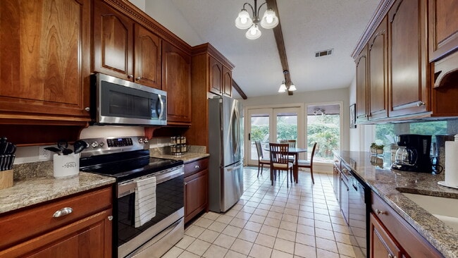 Building Photo - 5 Dorchester Ct