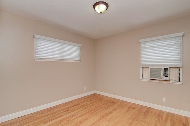 Building Photo - 3-Bed Signal Hill House for Lease