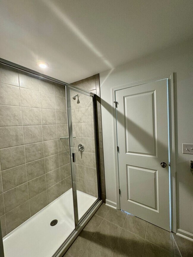 Building Photo - Brand New Townhome in Pringle Town
