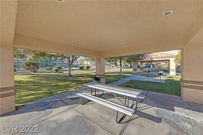Building Photo - Summerlin South | 2 Bedroom | 2 Bathroom | Flexible 1–12 Month Lease | Perfect For Traveling Prof...