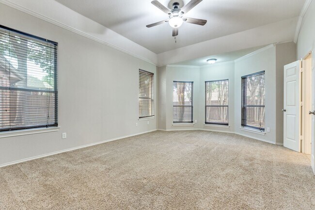 Building Photo - 8708 Falcon View Dr